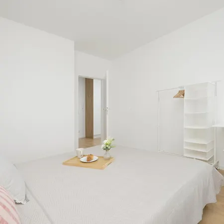 Διαμέρισμα Bright Pastel With Desk For Remote Work, Balcony And Parking By Renters Γκντανσκ