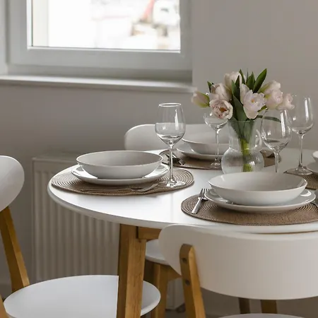 Bright Pastel With Desk For Remote Work, Balcony And Parking By Renters * Γκντανσκ